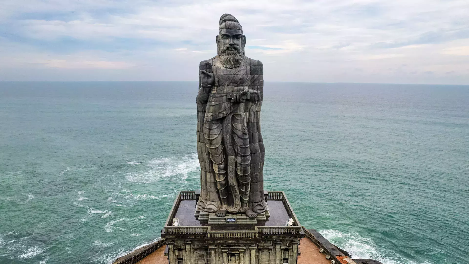 Statue of Thiruvalluvar